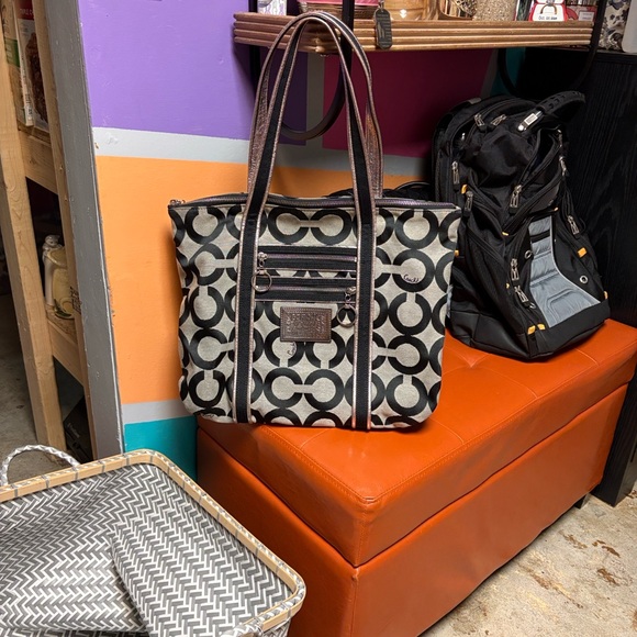Coach Poppy Signature C Jacquard Tote Bag - Picture 1 of 7